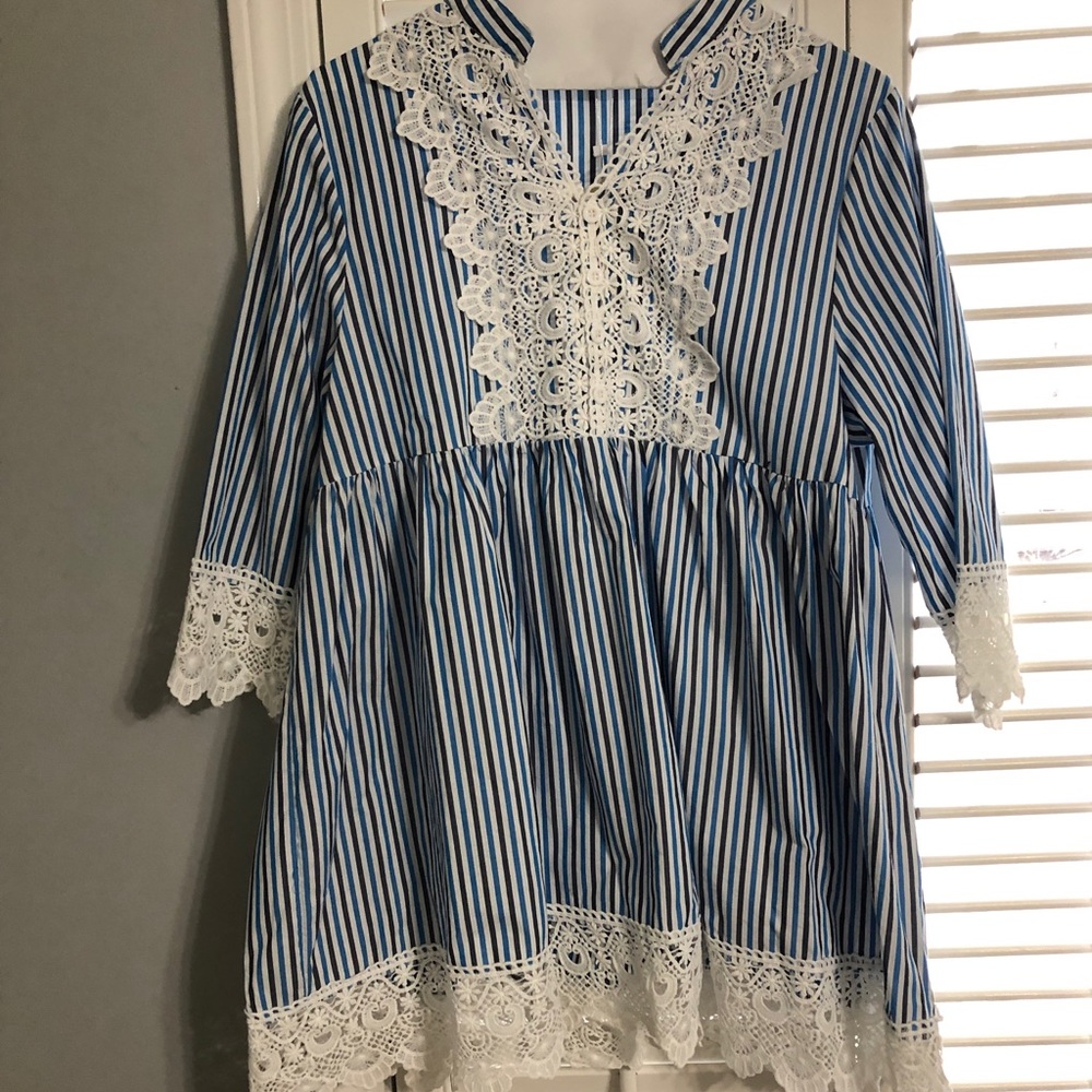 Women’s Tunic NWT